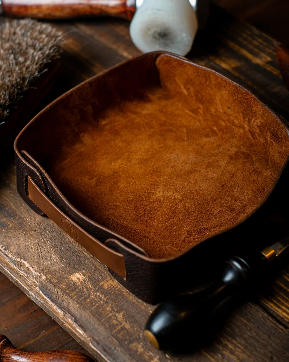 Bandeja de cuero - Dark Brown / Castaña