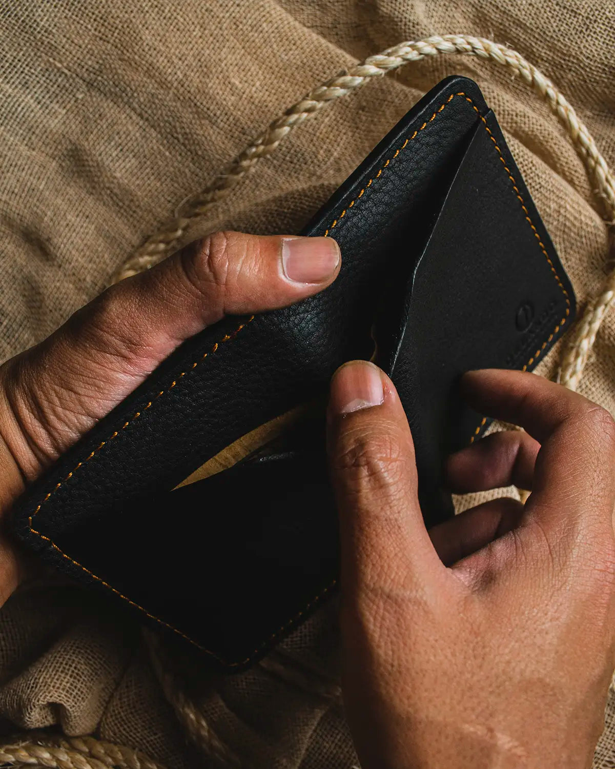 Billetera Mountain V2