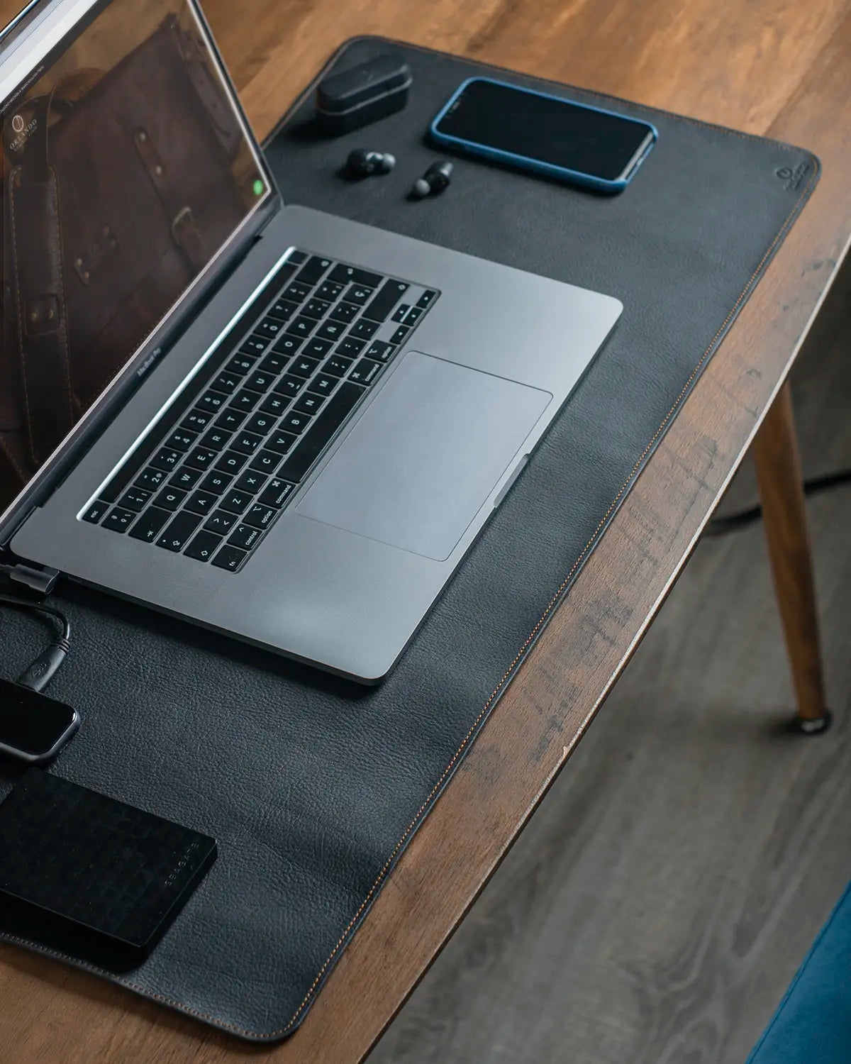 LEATHER DESK PAD A1